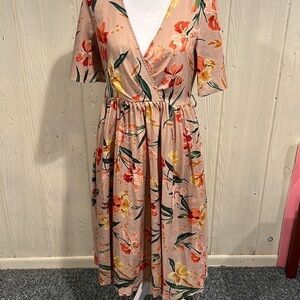 PRETTYLITTLETHING Floral MIDI Dress Flutter short sleeve size 6.